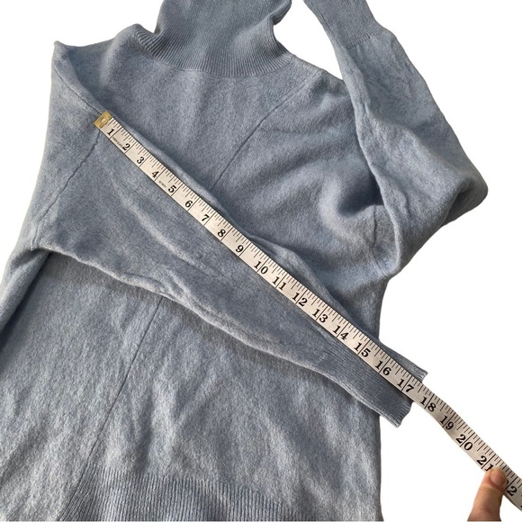 360 Cashmere Women Light Blue Cashmere Turtleneck Sweater Sz M Luxe Soft Warm - Picture 11 of 14